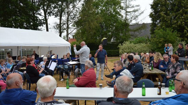 Gezamenlijke afsluiting muzikale Dorpshoes gebruikers (woensdag 10 juli 2019)